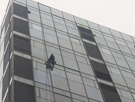 外墻清洗的資質需要辦理哪些證件?